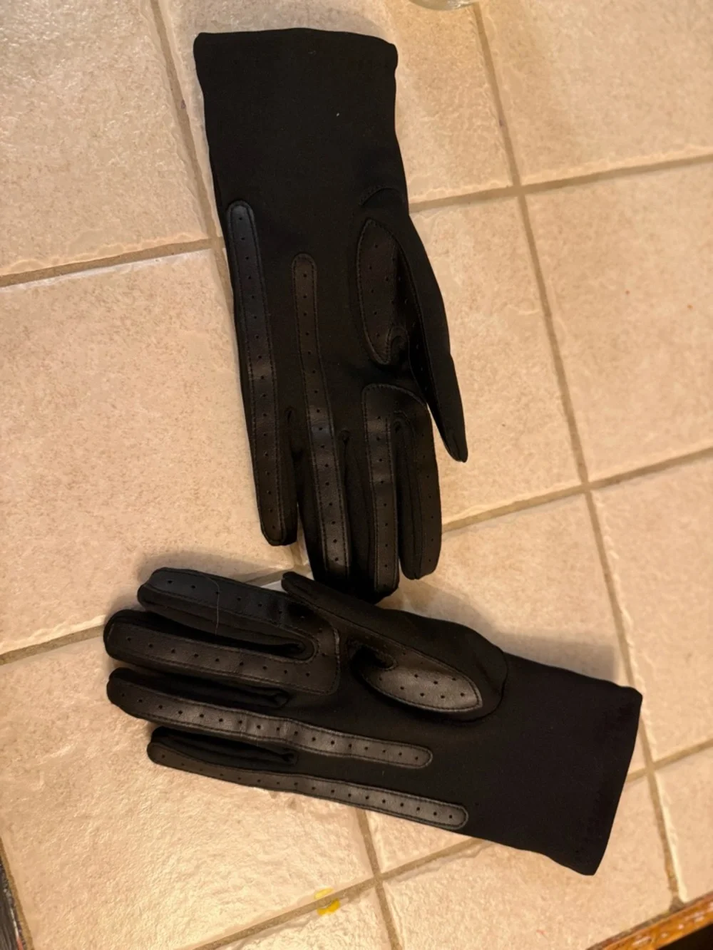 isotoner Black Gloves with Chevron Paneled Trim - Picture 2 of 3